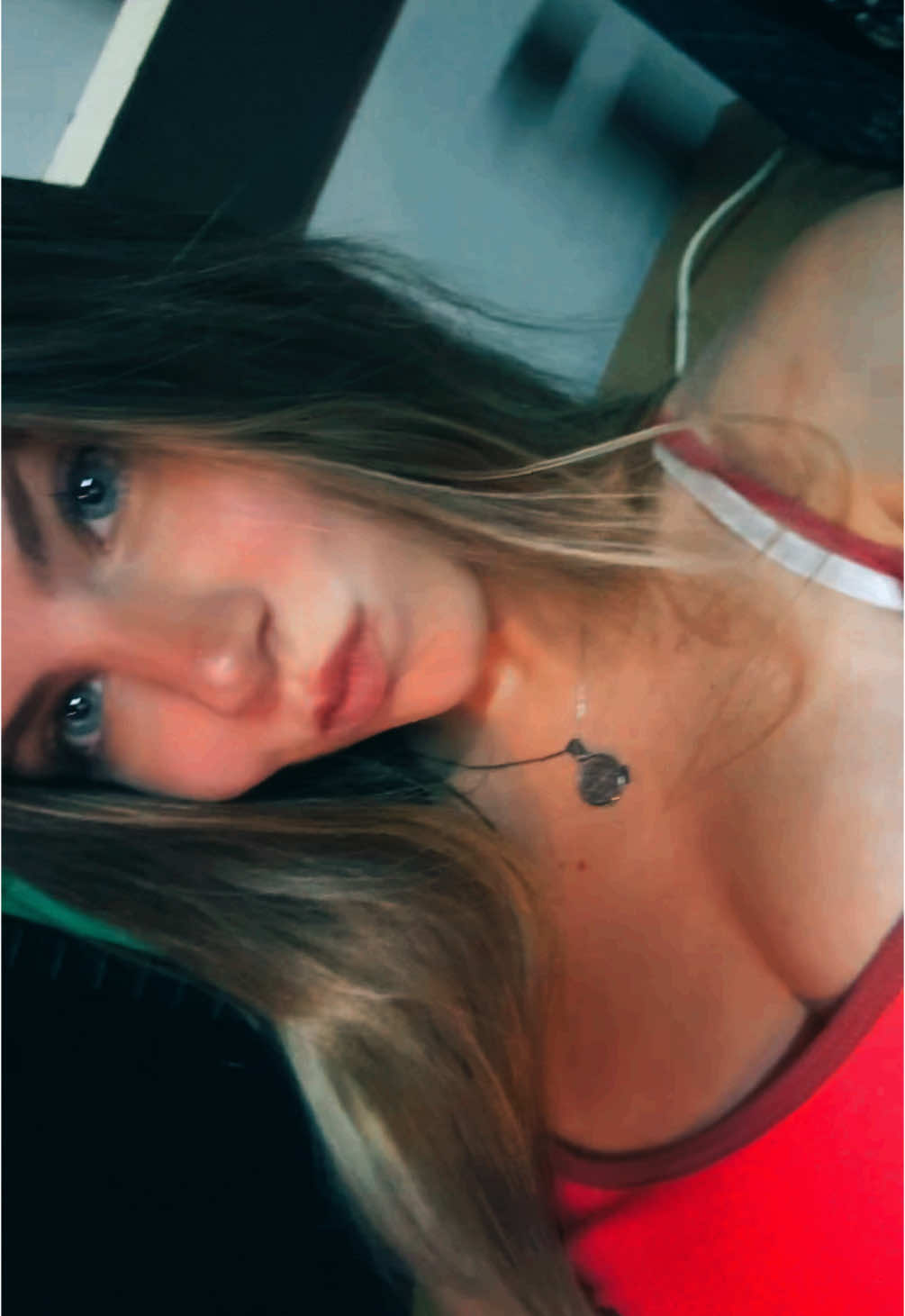 🧏🏼‍♀️🧏🏼‍♀️