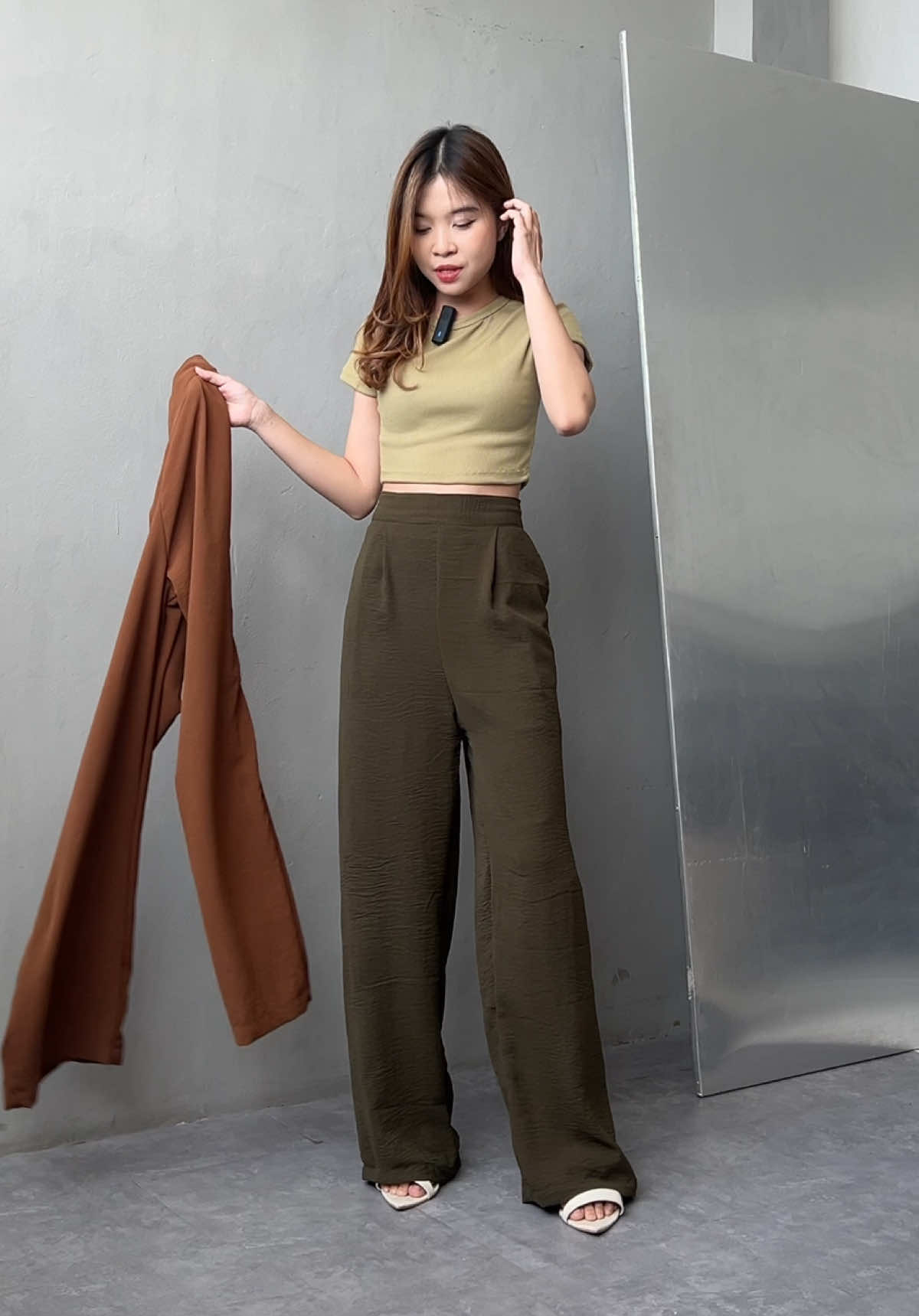 HUJAN BEGINI UDAH PALING BENER CARI CELANA CUCI KERING PAKE ! #yearendsale #YearEndSale #wibgajian #WIBGAJIAN #georgioswomen #fakebody #superseru #outfitcheck #OOTD #rekomendasioutfit #serunyaberbagi #outfitcheck #belilokal #ttshoplocal  #ootdsimple #outfitsimple #rekomendasikulot #kulothighwaist #kulotviral #kulotmurahtiktok #kulotmurah #kulotjumbo #kulotbigsize #rekomendasikulotmurah #celanaformal #celanacasualwanita    