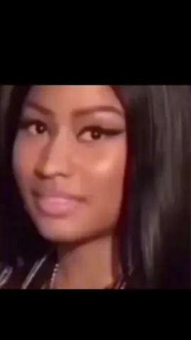 I’m dying #nicki #meme #nickiminajlookingaround 