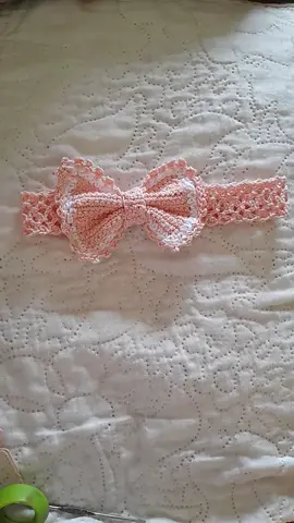 tirara para bebe em croche #croche #crochet #tiara #natal 