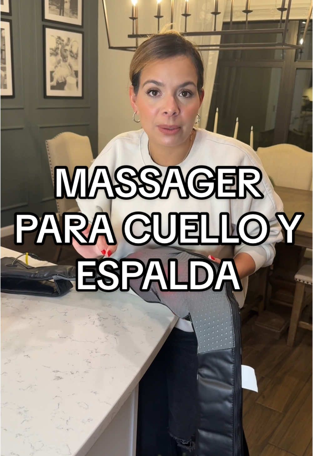 Este massager de cuello y espalda es todo lo que necesitaba después de un día largo 💆‍♀️  #masajes #maquinademasaje #masajeador #neckmassage #neckmassagers #neckmassagerwithheat #backmassager #backmassage #shouldermassager #shiatsu #shiatsumassage #shiatsumassager #tiktokshopholidayhaul #newyearnewaura 