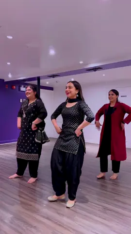 Ve main sohneya banauni deti Kangani 🌸 #bhangrawithmastaani #bhangralovers#bhangratoronto#mastaanidances#mastaanibhangra#bhangravideos#kangani#bhangragirls#punjabibhangra#hatdinitu 