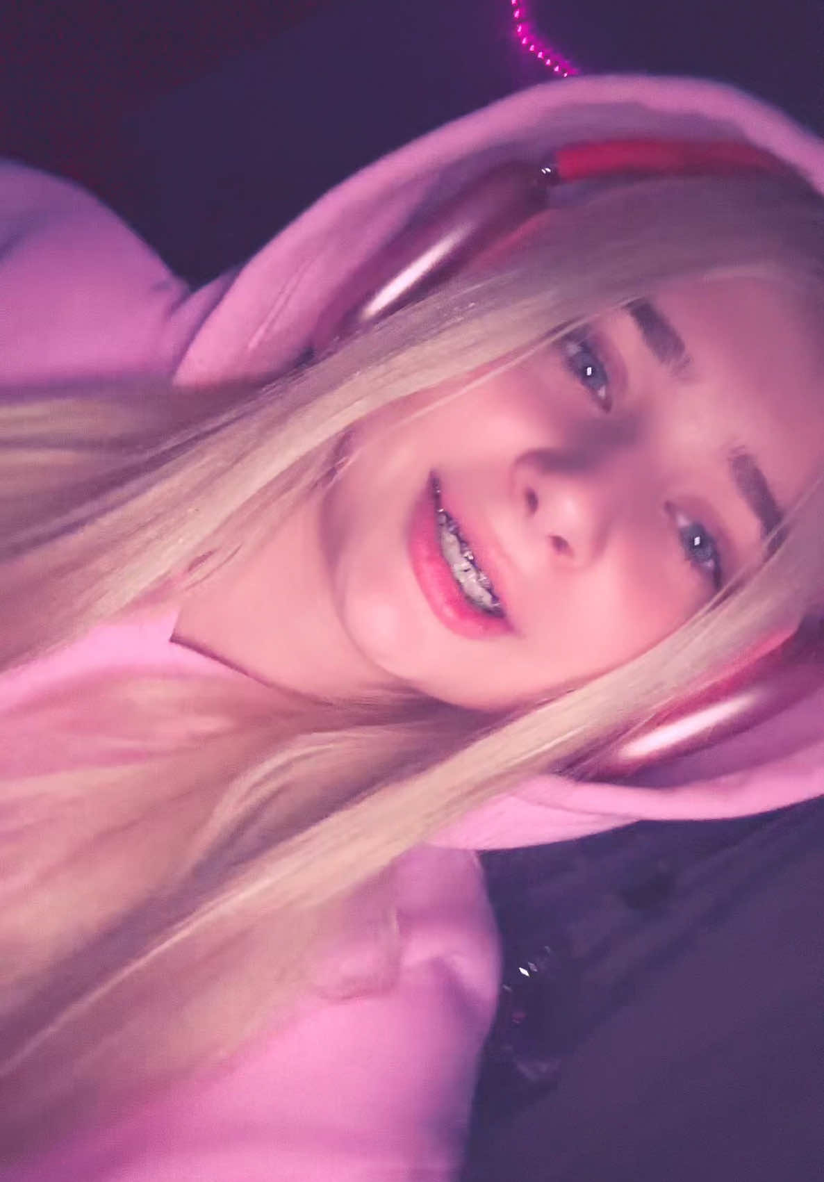 christmas is over 😢😢#christmas #whitefox #apple #brady #