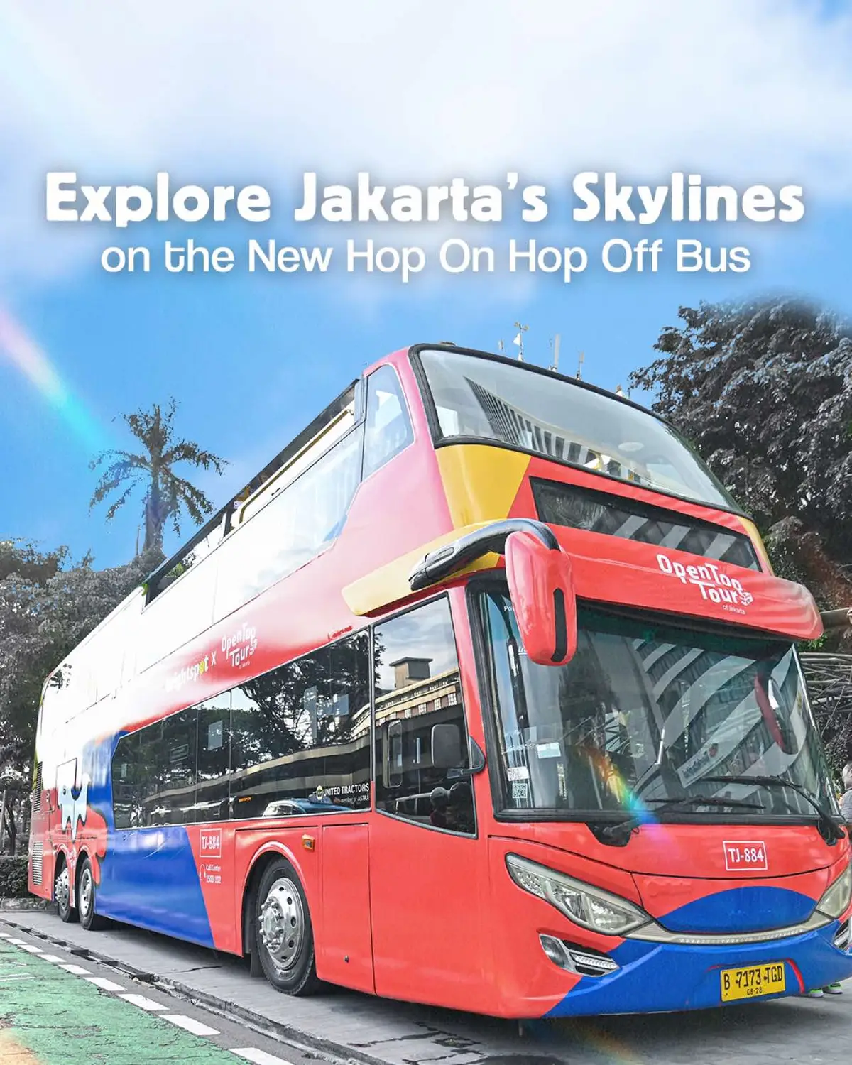 Whirls the iconic landmarks and the superb city's skyline with the Open Top Tour of Jakarta! Cruising the Sudirman Street area, you will take on all the top city's sights with silent headphones and a premium lounge experience. Book your open seats now for only IDR 50,000 (promo price!) via the Transjakarta App.  Let's wheel the city! 🚍💫 #EnjoyJakarta #SeeMoreJoy #JakartaTourism #Jakcation #VisitJakarta #ExploreJakarta #OpenTopTour #OpenTopBus #CityTour #HopOnHopOff #CitylightJakarta