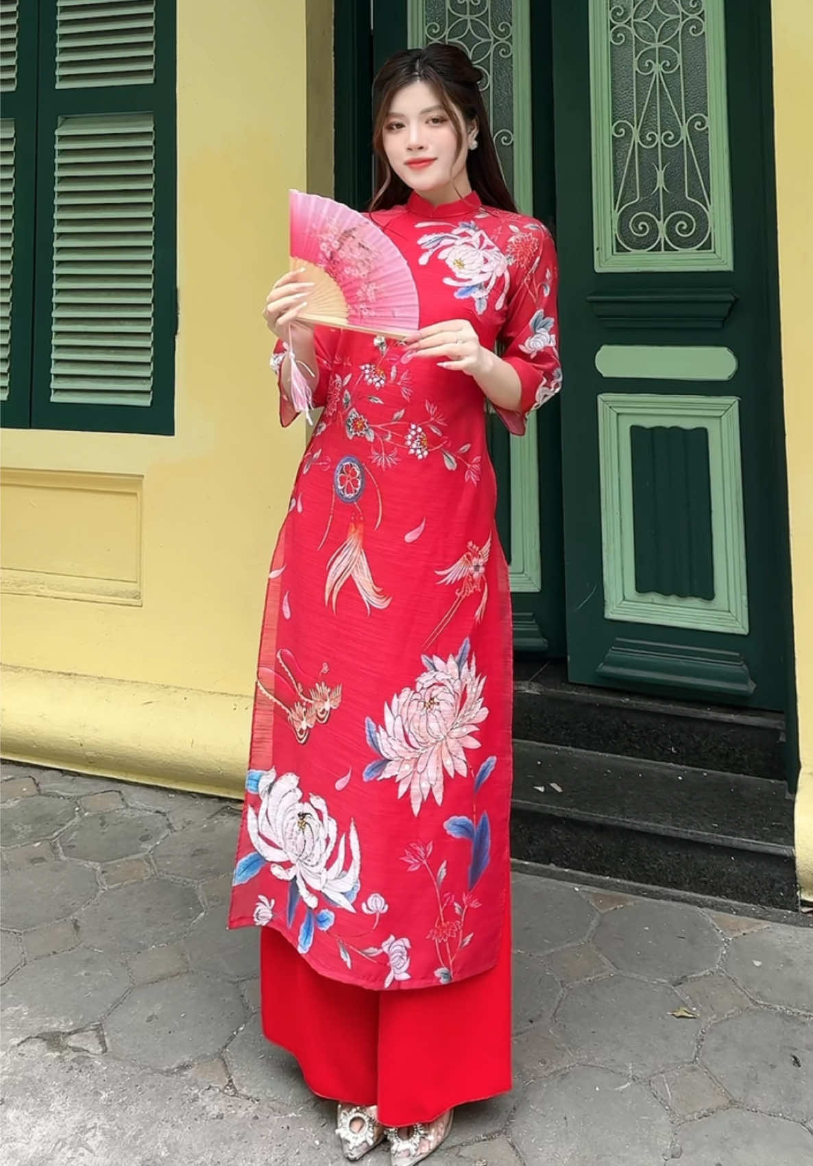 Xuân sắc đỏ rực rỡ cho 1 năm mới may mắn ❤️ #aodaicachtan #aodaicachtannu #aodaitet2025 #aodaitet #tet2025 #aodaiquynhnguyen 