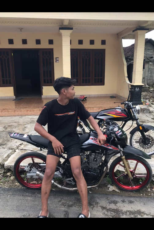 Pisan”😩#surex #surexgank #surexstyle #supermotoherex #fotolive 