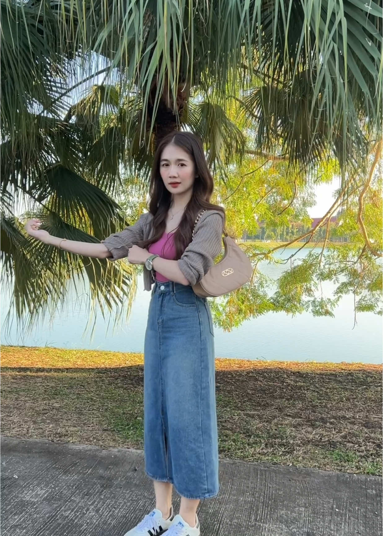 กระโปรงรุ่นนี้หยิยใส่ได้บ่อยมาก #กระโปรงยีนส์ 