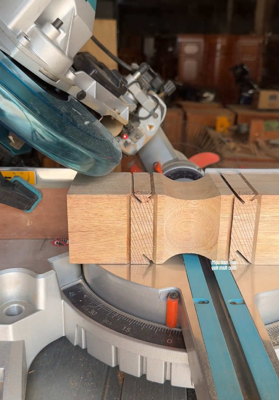 のこぎりを使ったテーブルの脚の作り方 #DIY #tips #tools #woodworking 