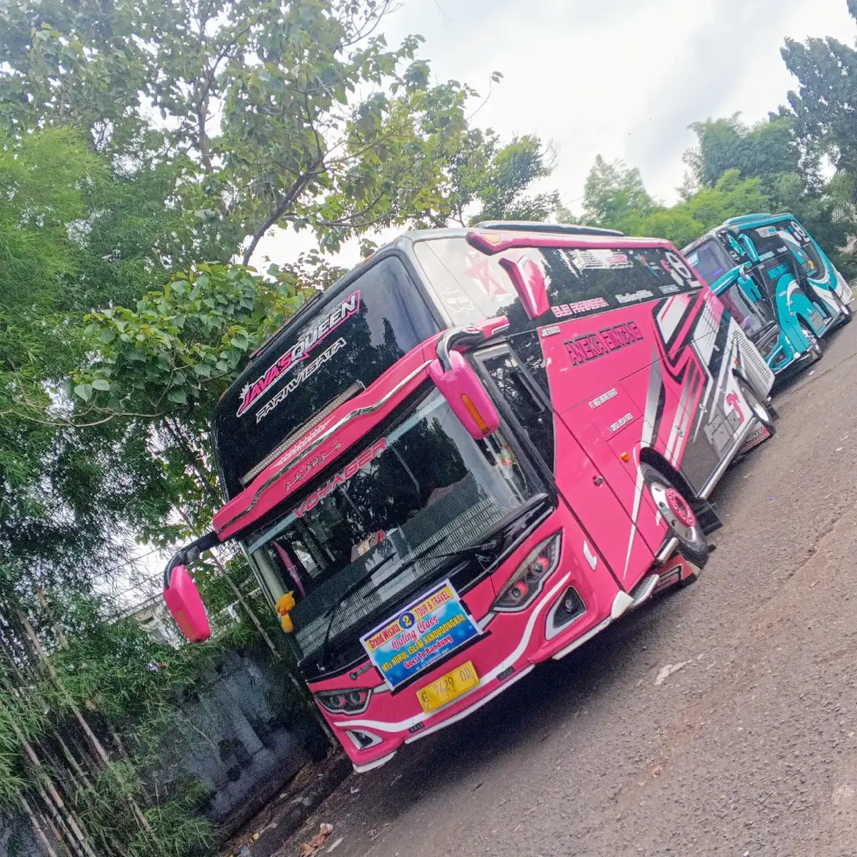 JAVAS QUEEN #mania #u4 #xybca #masukberandafyp #masukberanda #fypage #anekabintangjavasqueen #sukafotobus #adiputrokaroseri #fotobusindonesia #huntingbus #busartisbasuri @official.aneka.bintang 