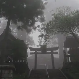 dengerin nya pake headset, nyesss🙂 #kimetsunoyaiba #lirikterjemahan #kamadotanjironouta #japansong #sadvibes #fyp 