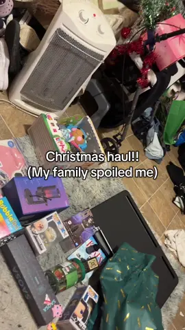 This isn’t even all 😭 I ran out of clips. I’m so greatful for everything I got. Thank you everyone!!! #christmas #christmashaul #haul #xmas 