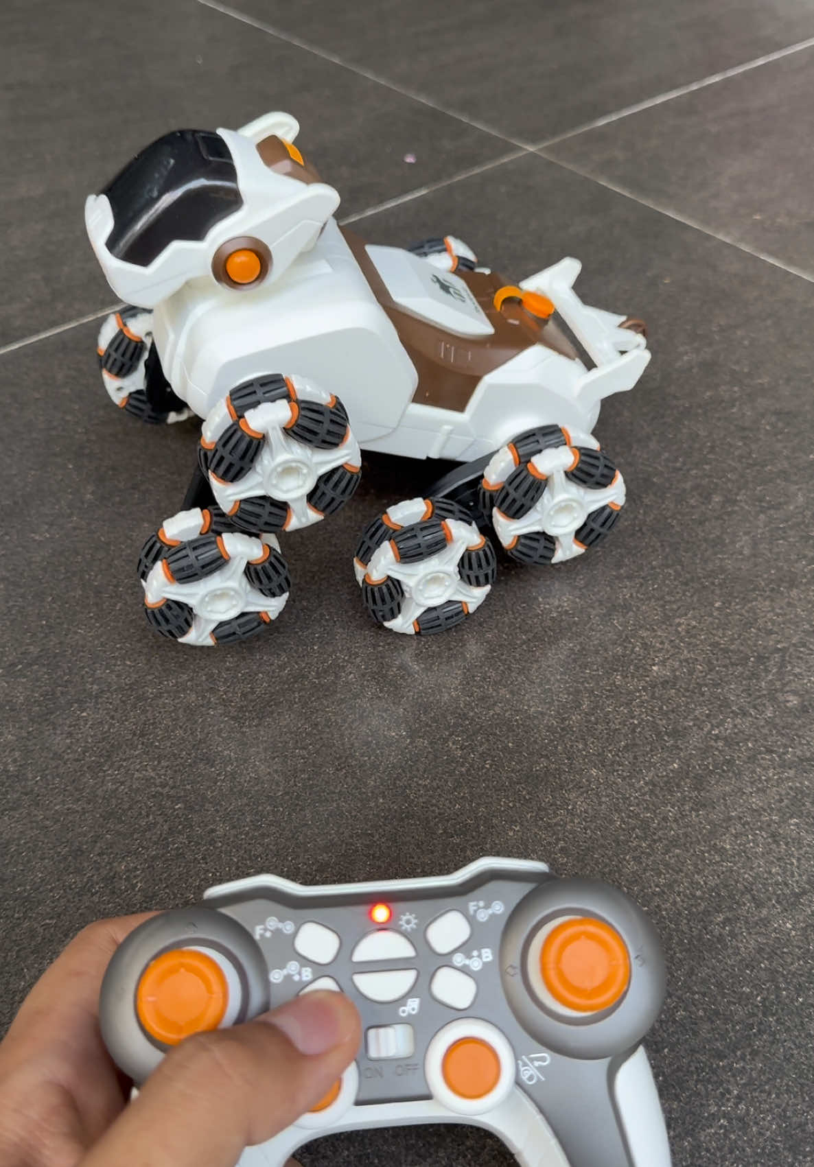 รถบังคับแปลงร่างเป็นสุนัขอัจฉริยะ#รถบังคับแปลงร่าง#รถบังคับ#รถดริฟ#รถแปลงร่างเป็นสุนัข#ของเล่นอัจฉริยะ#ของเล่นเจ๋งๆ 