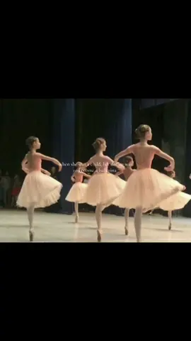 ✶ 𝒮𝒽ℯ 𝓌𝒶𝓈 𝓂𝓎 𝒹𝓇ℯ𝒶𝓂 #fyp #viral #aesthetic #ballerina #wearejustgirls #herdream 