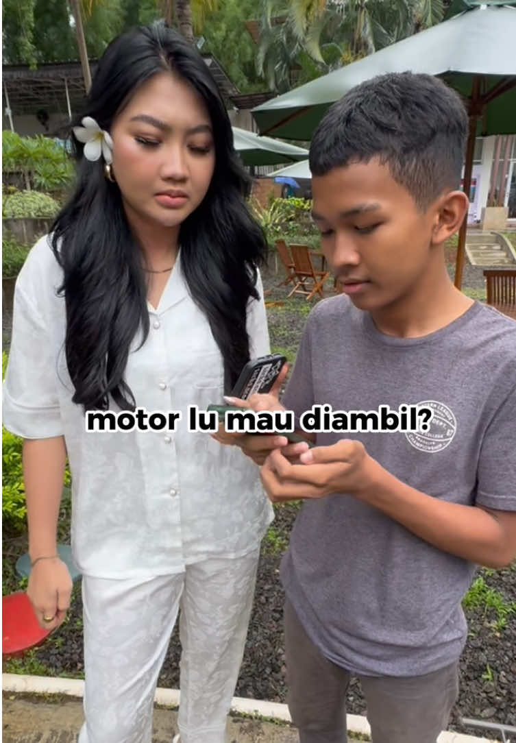 Nyali adiknya gede juga.. 😎 #pieblackrose #pieloveyou #kutipanx 