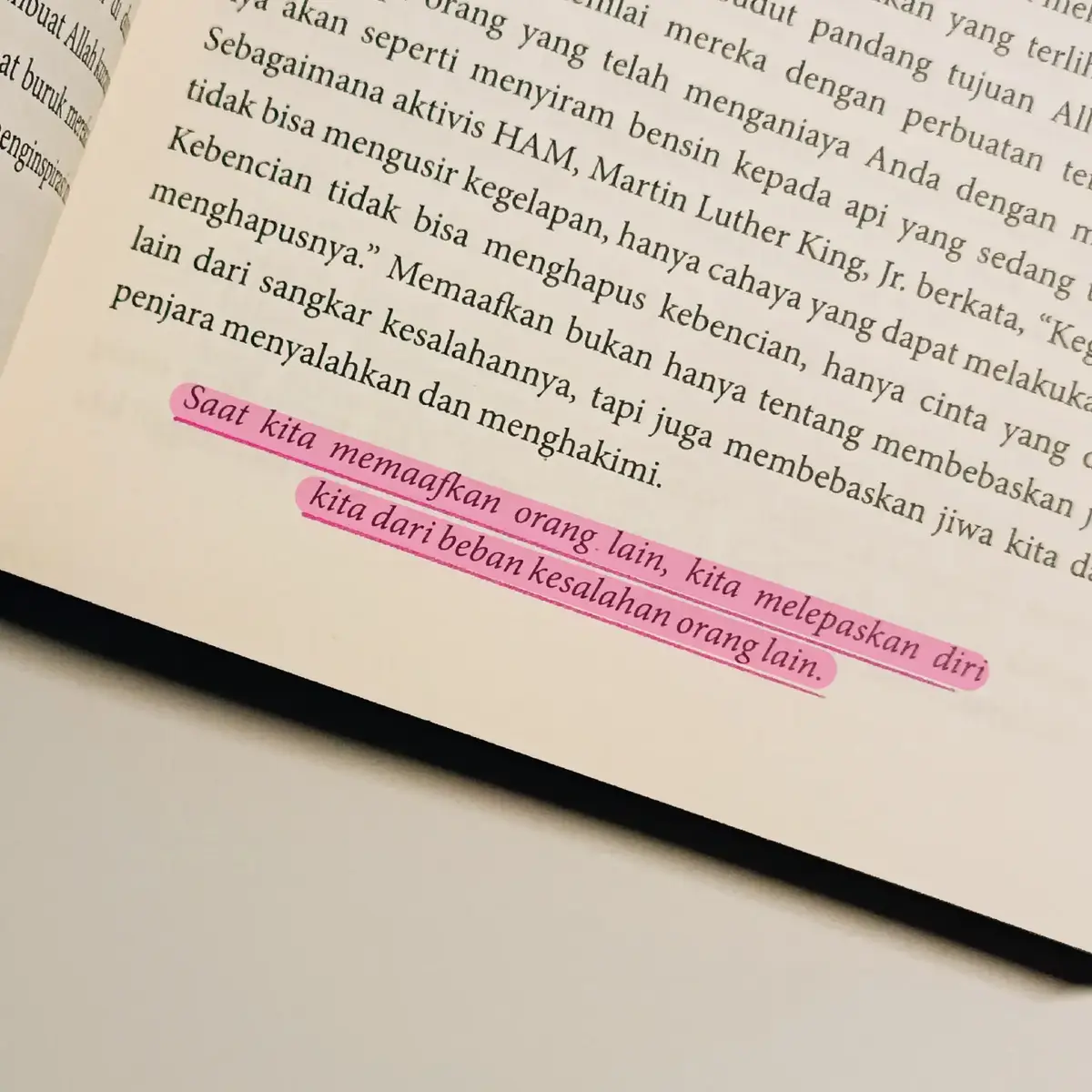 #fyp #fypシ #quotes #quotesaesthetic #quotesbook #books #bookquotes #BookTok #booktoker #booktokindonesia #BookRecommendations #bukumotivasi #secretsofdivinelove #SelfImprovement #selfhealing #selflove #islamicreminder 