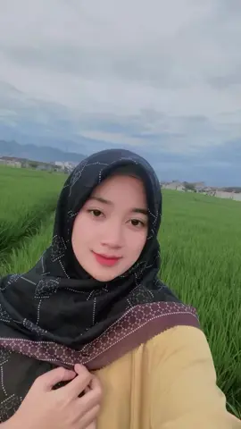🌹🌹🌹 #santriwaticantik  #alasantrihits  #fypシ゚  #fyptiktokviralシ  #reels__tiktok 