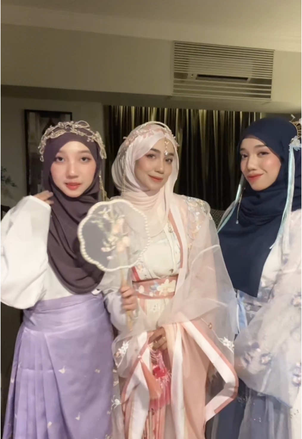 Replying to @adriansofea kita beli tapi i open sewa klu korang nak ! #hanfu #rentaldress 