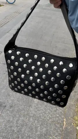 Sooooo cool! #tiktokshoplastchance #tiktokshopnewyearnewaura #fypシ #tiktokmademebuyit #spotlightfinds #tiktokshopholidayhaul #christmas #bag #bags #storage #pursetok #coolbag 