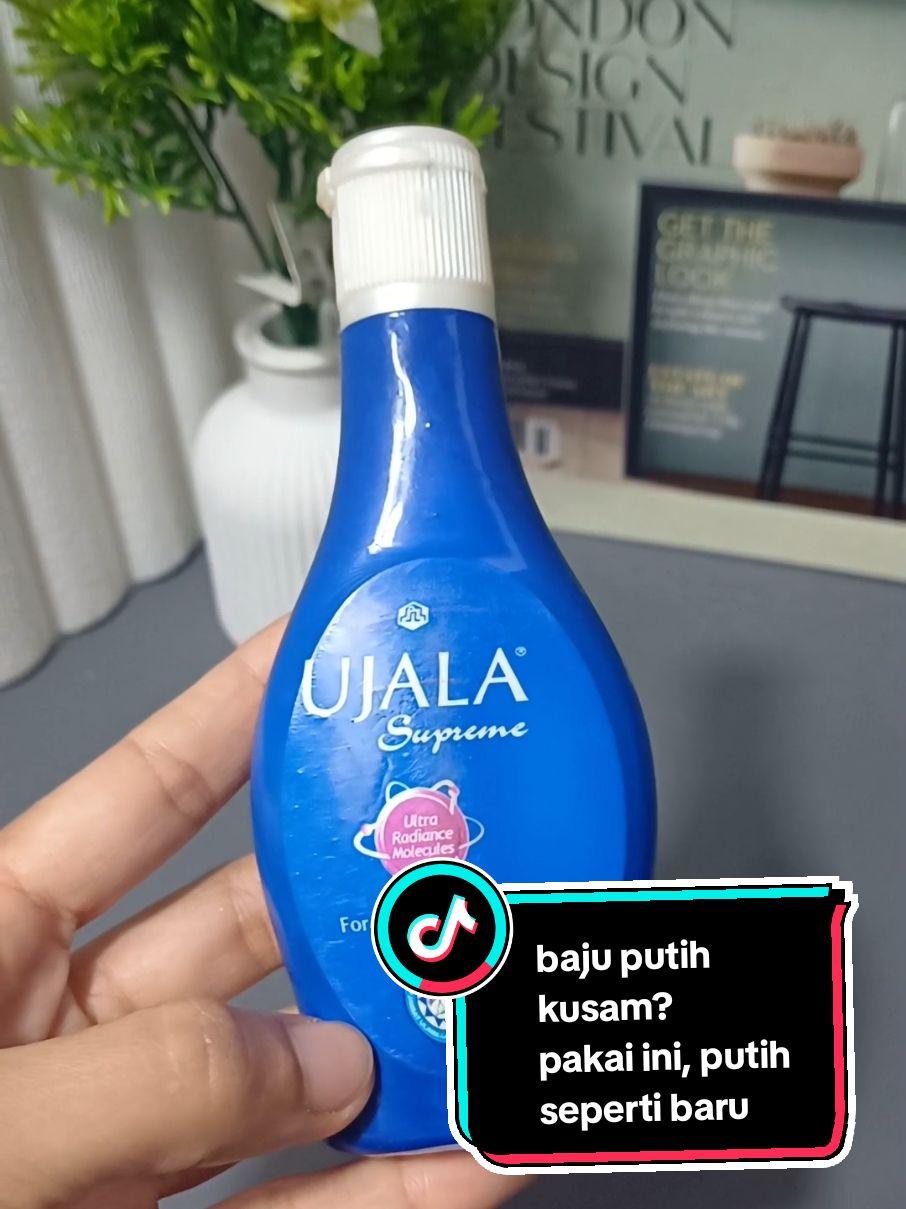 agar baju putih terlihat seperti baru terus, pakai ujala#fyp #rekomendasi #viralditiktok #ujala #pemutihbaju #putihsepertibaru #ujalapemutihbajuputih 