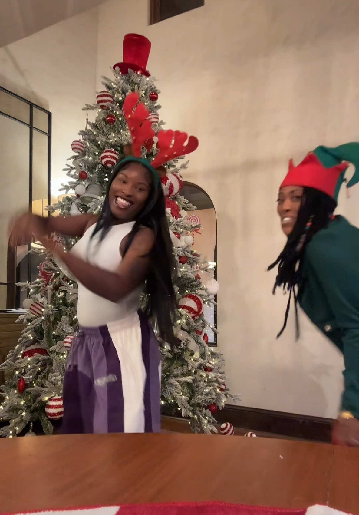 Merry Christmas From The Cenat Family 🥰🎄🎁! @Devonte Cenat @MamaCenat @Kaleelnyc @Kai Cenat  #fyp #kaiyacenat #cenatfamily #viral #christmas #tiktok #trending #kaicenat #mamacenat 