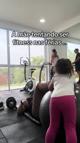 Mãe e pai no mesmo lugar… com quem o filhos vão? #maternidade #filhos #ferias #Fitness  