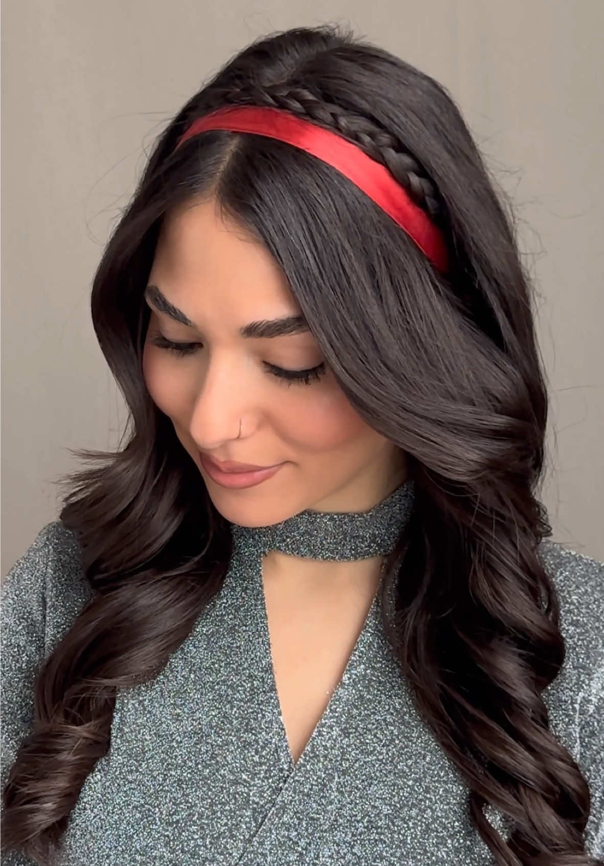 Easy Holiday Hairstyle 🩶✨ #hairstyletutorial #easyhairstyles #hairideas #hairinspo #longhairstyles #cutehairstyles #braidedhair #hairtok #hairtrends #contentcreator 