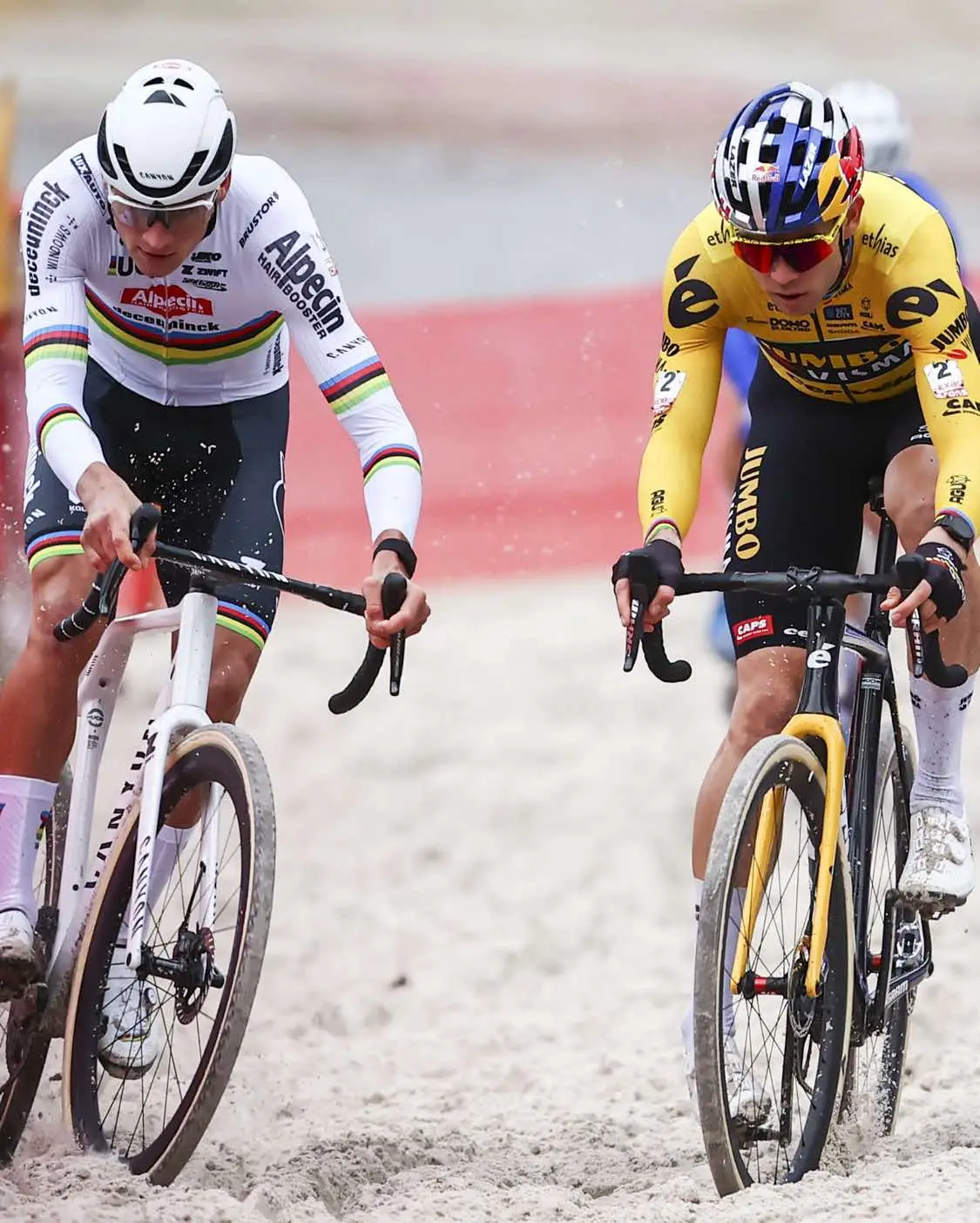 A legendary rivalry reignites once again! 🍿From the roads and cobbles to the mud and sand, Mathieu van der Poel and Wout van Aert are set to recommence their battle tomorrow at Exact Cross Loenhout. 🔥