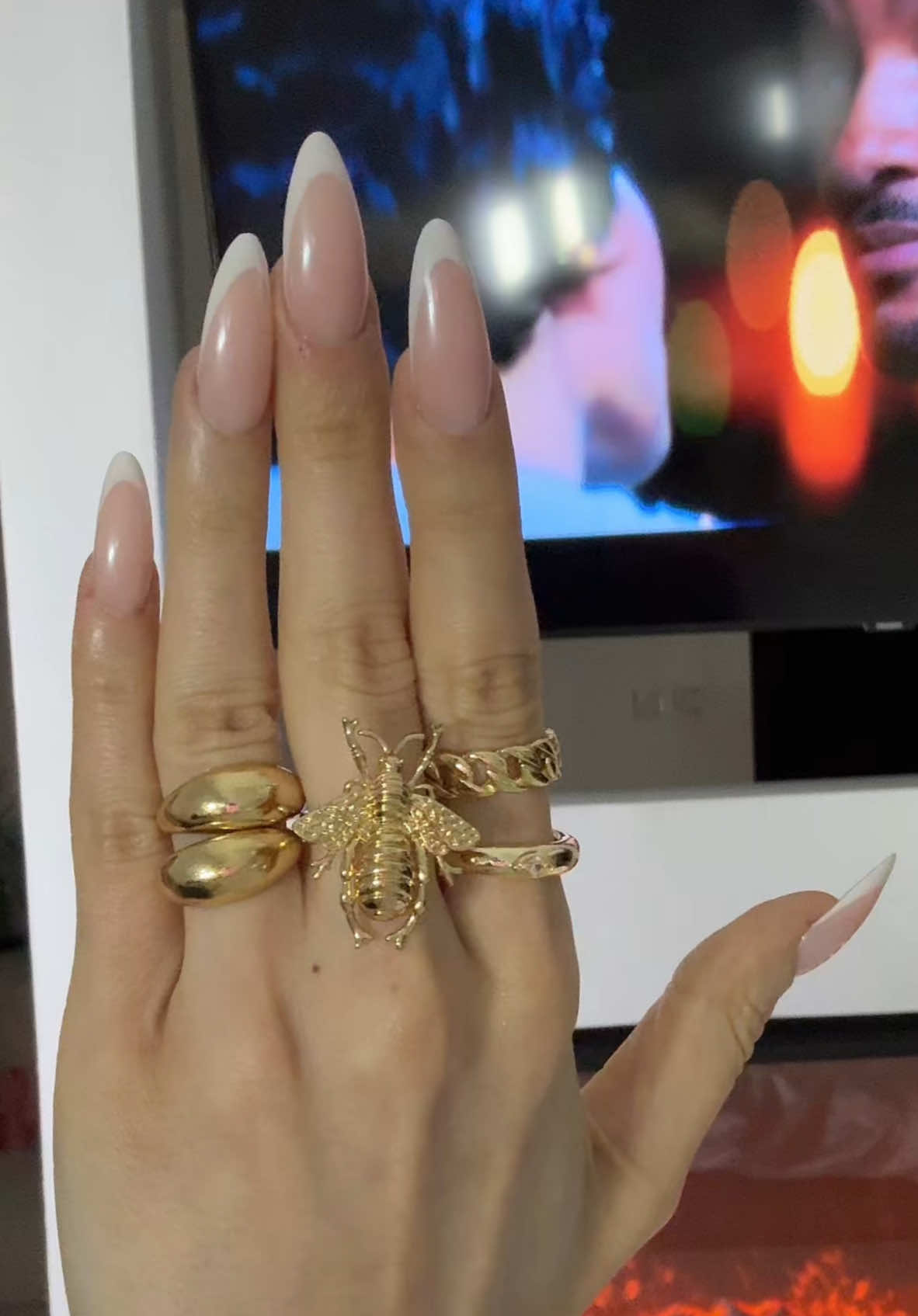 Fresh claws #frenchtips #frenchnails  #fyp 