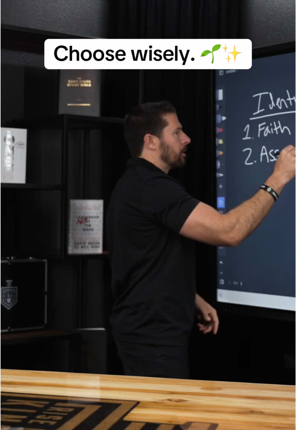 The people you spend the most time with shape who you become. Choose wisely. 🌱✨ #SurroundYourself #GrowthMindset #ChristianTikTok