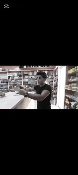 شوفو كيف خجل لما طلعت صورت لين من بين صوره @LEEN🌸 @انس الشايب #لين_انس #انسولين❤️🥺 #انسولين #انس_لين #كوبالي_الابدي #كبلز #فولو #لايك 