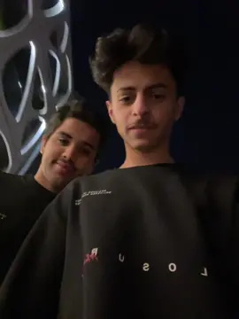 نظرتك تكفيني عن الناس 🤍