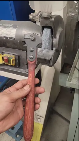 Grinding wheel sharpening made easy! #grindingwheel #tools #seamantiktok #marineengineer #safety #seafarerslife  #workshop #rotarydresser 