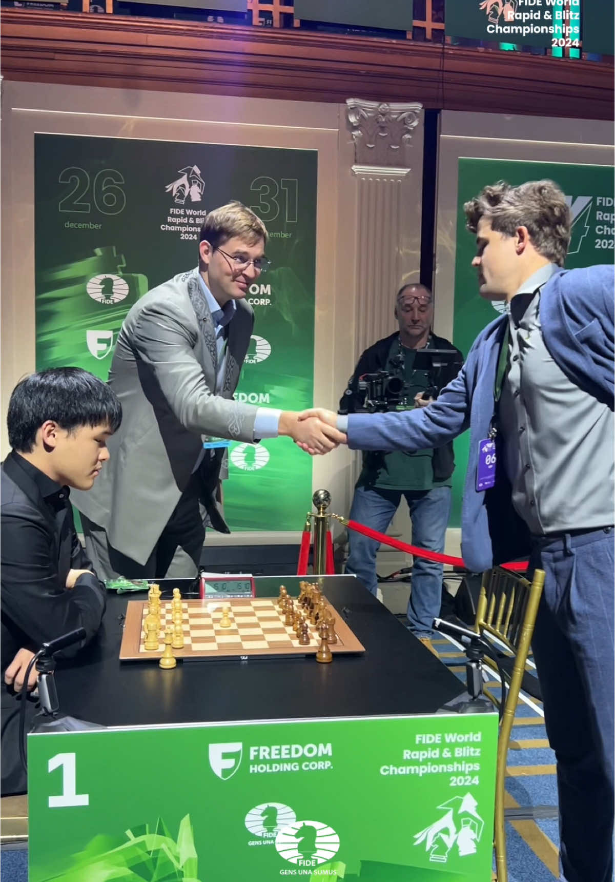 The 2024 FIDE World Rapid Championships have officially kicked off! 🔥♟️ Timur Turlov, President of Kazakhstan chess Federation, CEO Freedom holding corp., and President of International School chess Federation, made the ceremonial first move in the game between 🇺🇸 Awonder Liang and 🇳🇴 Magnus Carlsen in the open section, and 🇬🇪 Inga Charkhalashvili and 🇨🇳 Ju Wenjun in the women's. #RapidBlitz