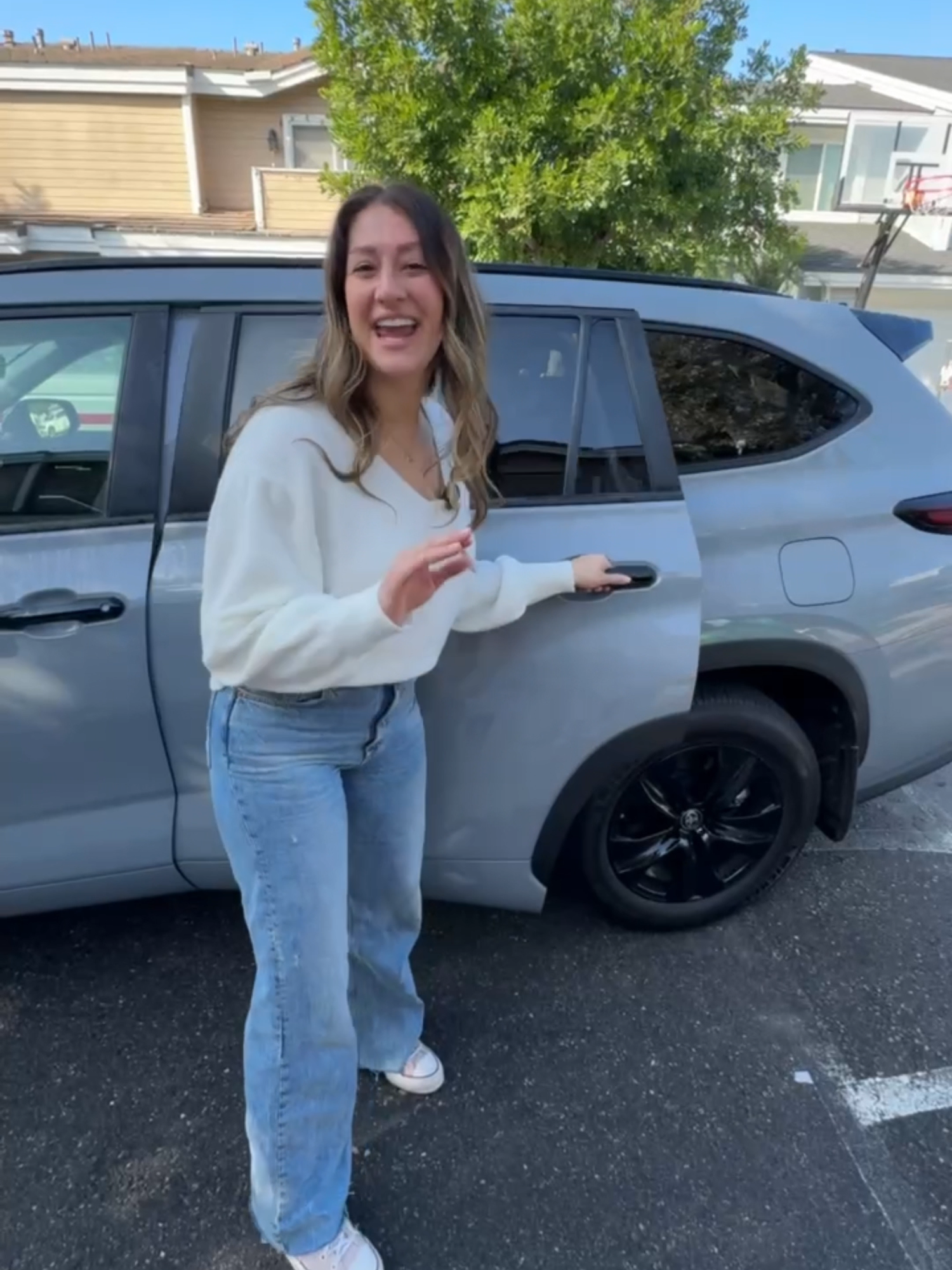 Is the @toyota Highlander your mom car for 2025?  #toyota #highlander #toyotahighlander #car #cars #carsoftiktok #suv #momcar #fyp #fypシ  @toyotausa @veergear