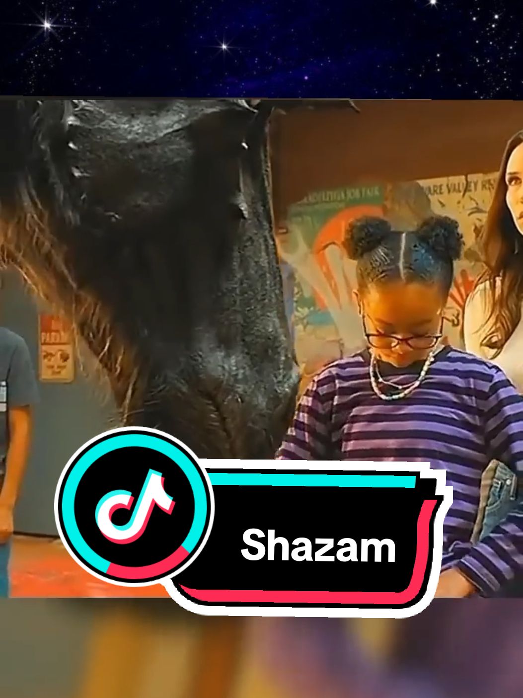 Esse unicórnio é uma fera, mas ela vai domar ele  #shazam #filme #filmeseseries #filmesnetflix 