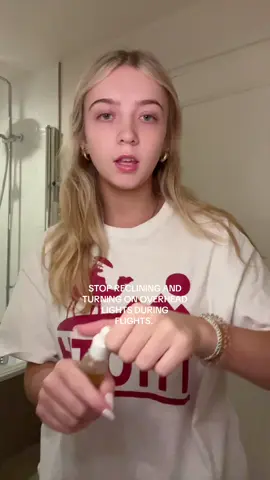 No matter how much I want the light on or to recline my chair I won’t bc I don’t want to be that person🙀😽😻😹 