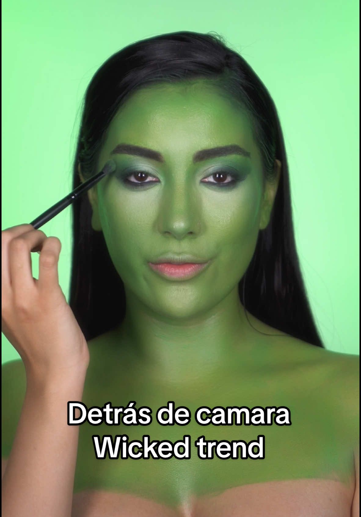 Ya quieren ver el resultado? 🙊💚💗 @Bloom Nutrition #bloompartner #elphaba #glinda #wicked #wickedmakeup 