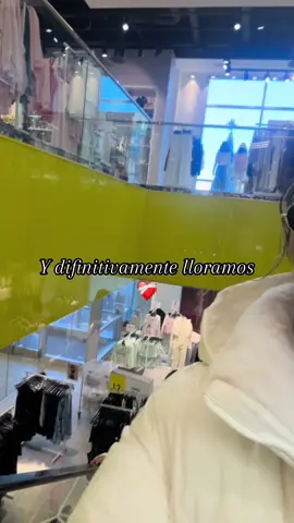 Las personas mágicas existen. Aparecen de la nada. Son aquellas que saben ganarse tu confianza rápido y de forma inesperada. De pronto un día llegan a tu vida, empiezan a hablar de todo, de alegrías, daños, experiencias, penas y heridas. Cuando te das cuenta, no recuerdas como era tu vida antes de que las conocieras.  Que dios te bendiga amiga mía eres como la hermana que nunca tuve ,cuando menos lo esperemos  estaremos  en algún lugar de Perú o México ganando el tiempo perdido ,te quiero recuerda siempre #twins 💕@Thalia Rodriguez   