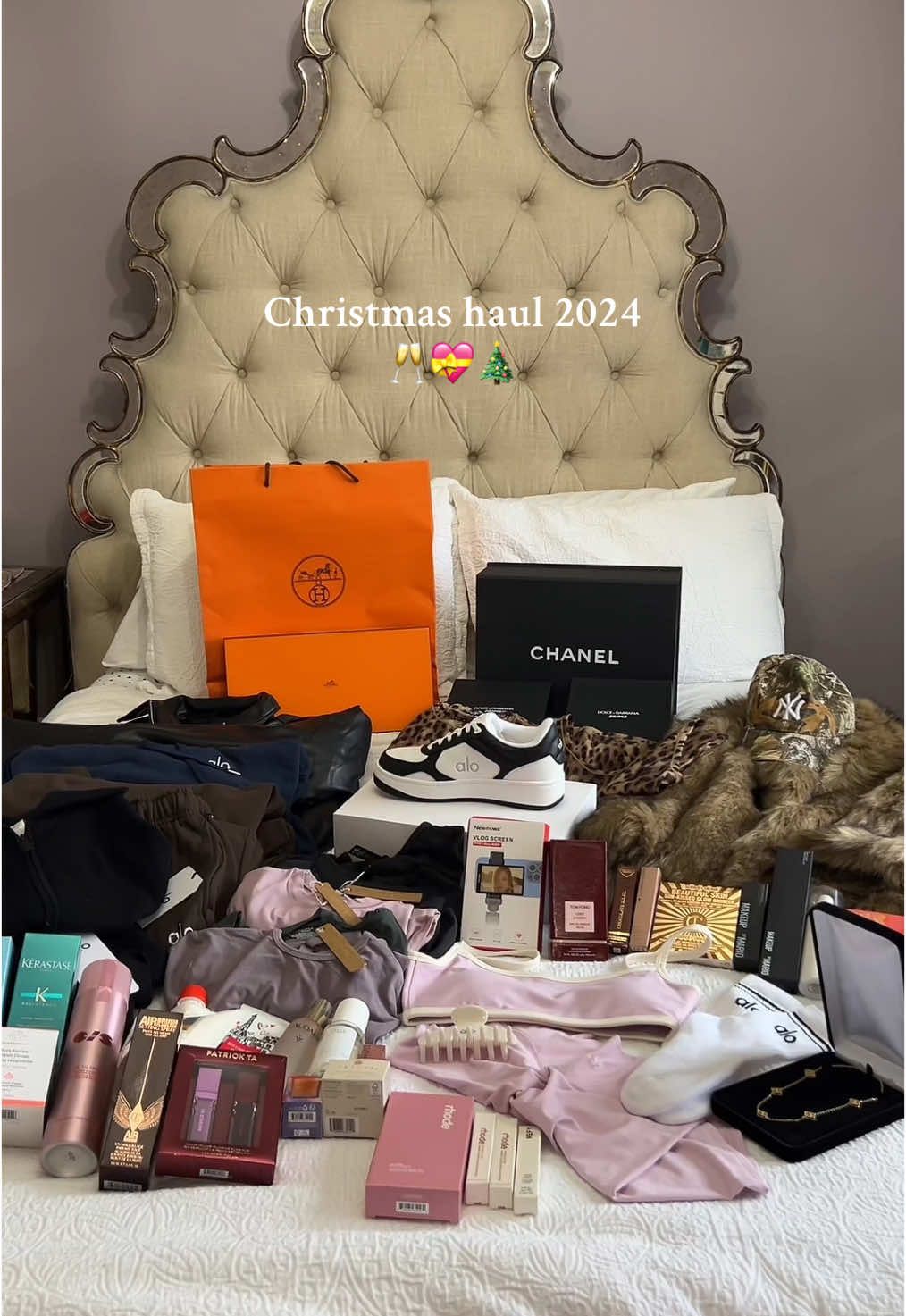 Christmas 2024 haul sooo grateful for everything I got 💝#christmashaul #christmas #skims #aloyoga #sephora #aritzia #gift #fyp 