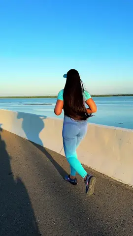 Y a ti? Que te motiva a correr? #asic #asicfrontrunner2025 #run #Running #cartagena #lov 