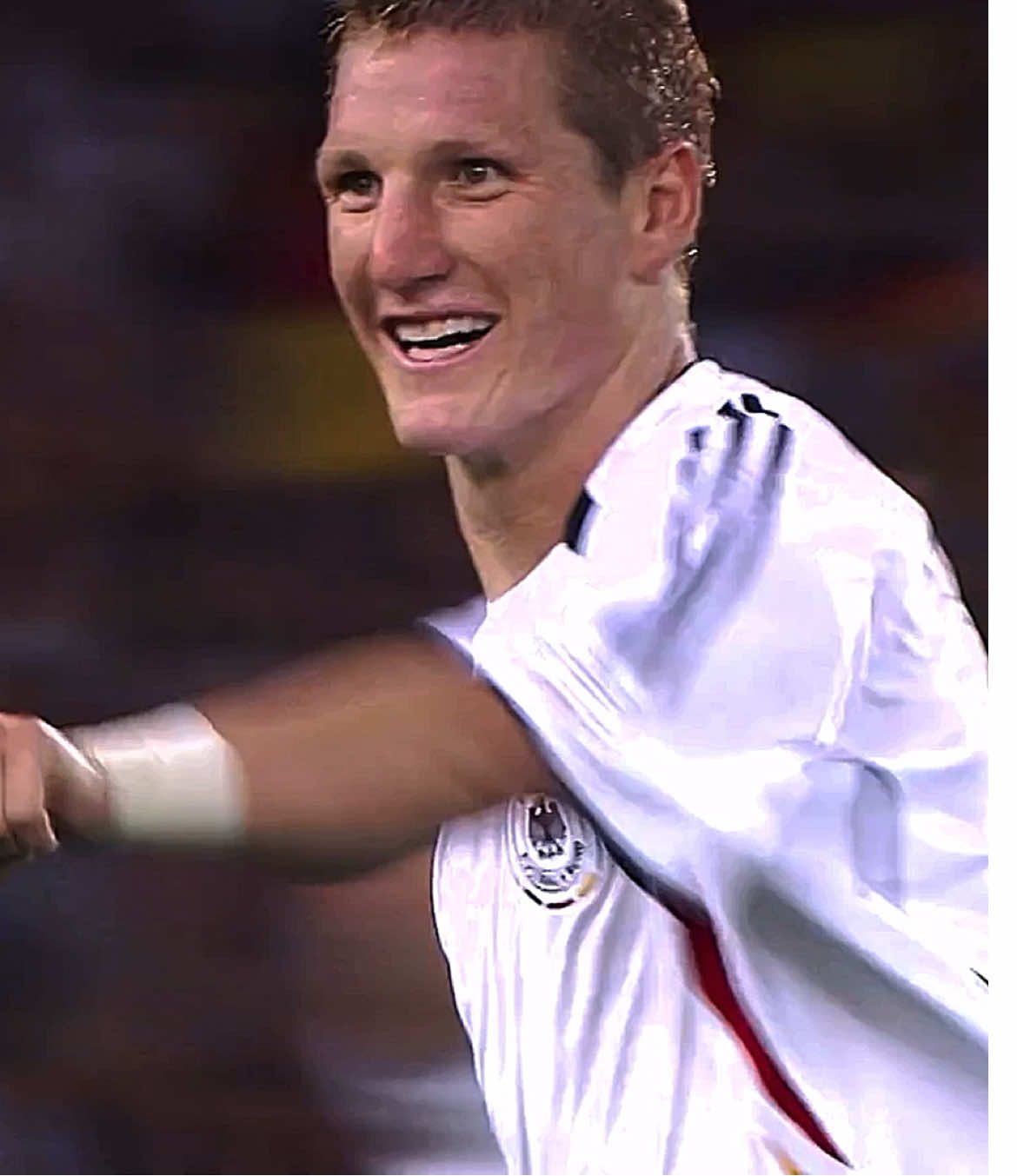 Schweinsteiger shot masterclass 🇩🇪🧠