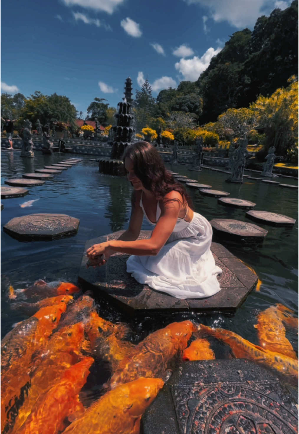 Feeding koi fish is the most relaxing therapy 🐟✨ #KoiFish #FeedingKoi #KoiPond #RelaxingVibes #NatureTherapy #AestheticFish #CalmAndRelax #ViralMoments #WaterWhispers #BaliTravel #BaliVibes #ParadiseFound 
