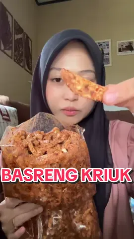 Udah lama gak makan basreng ❤️‍🔥 #basrengpedasdaunjeruk #basrengmurah #diseblakanid 