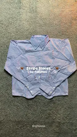 Kemeja ala korean style secakep ini harganya cuman 50k doang🫵🏻😭💗 #stripeblouse #stripeshirt #kemejawanita #kemejamurah #kemejakoreanstyle #kemejakantor #kemejakantorwanita #kemejastripe #kemejaoversize #bajuwanitamurah #bajuwanitakekinian #fukutanistripblouse #foryoupage 