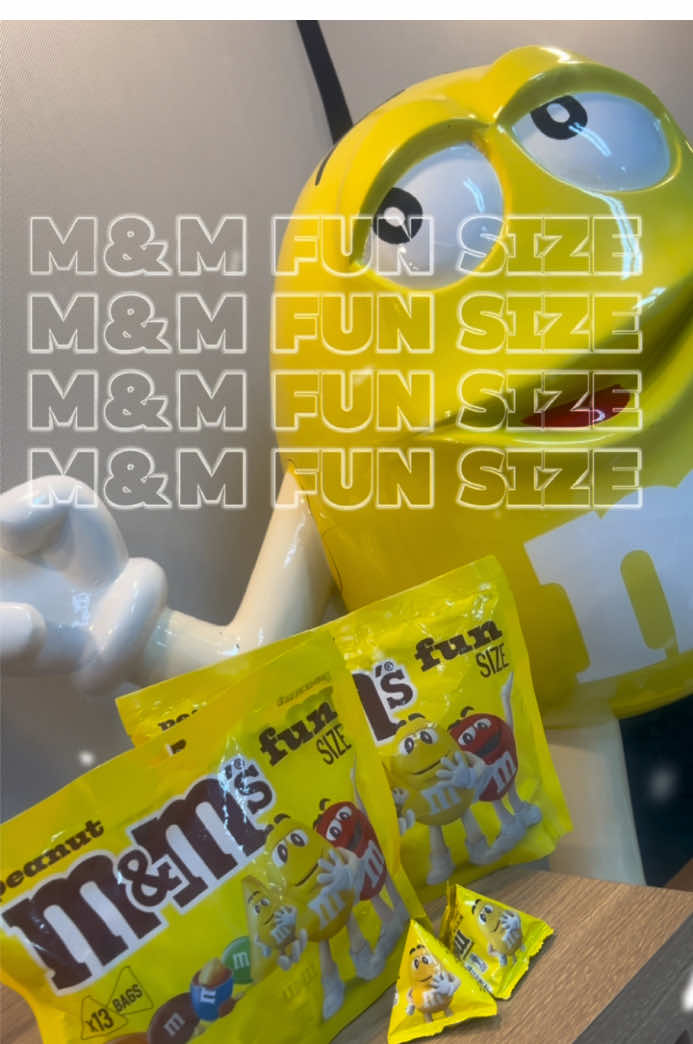 มาเพลิดเพลินกับ M&M กั๊นนนน🥳💖 #candy #fyp #fypシ  #ขนม #ของหวาน #ของทานเล่น #ของทานเล่นฟินๆ 
