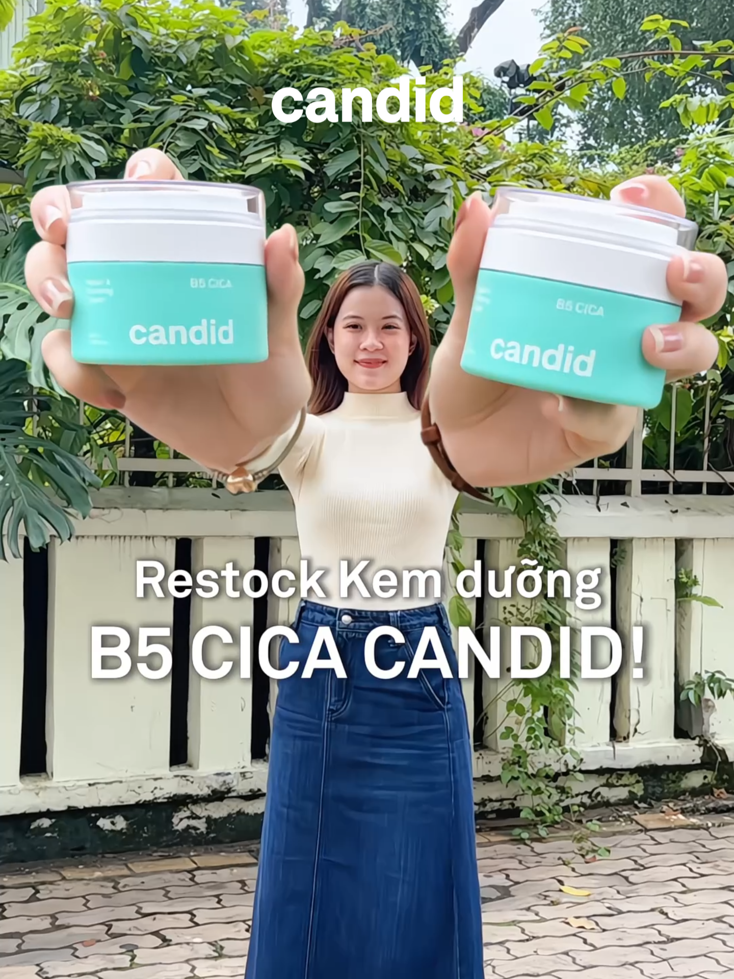 KEM DƯỠNG ẨM PHỤC HỒI DA B5 CICA FULLSIZE ĐÃ TRỞ LẠI!​ ​Với khả năng dưỡng ẩm và phục hồi tuyệt vời, Kem dưỡng B5 Cica từ nhà Candid được giới làm đẹp cực yêu thích! Đặc biệt được săn đón bởi các làn da kích ứng, nhạy cảm và khô ráp bởi vì:​ ​ ✅ Chứa 2% Niacinamide và B5 là sự kết hợp hoàn hảo giúp không chỉ làm giảm tình trạng khô ráp mà còn giúp làm dịu, dưỡng sáng và cải thiện các dấu hiệu nhạy cảm trên da​ ✅ EcoCeramide với công thức độc quyền tương thích với hàng rào bảo vệ da giúp củng cố hàng rào bảo vệ, tạo lớp màng chắn chống lại các tác nhân gây hại từ môi trường.​ ✅ Kết cấu gel cream mỏng nhẹ thoáng da dễ dàng thẩm thấu vào da mà không gây bết dính hay nặng nề. ​ ​ 🔥 Sau một thời gian CHÁY HÀNG, Kem dưỡng B5 Cica fullsize chính thức quay trở lại! ĐẶT NGAY HÔM NAY! #Candid #Candidskincare #B5Cica #Restock #duongam #skincaretips