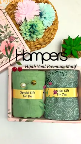 Hampers Hijab Voal Premium Motif dan Polos isi 2 pcs Gift Box Kado Hari Guru Hari Ibu Ulang Tahun Wedding Wisuda lebaran Idul Fitri hadiah buat cewek pacar girlfriend sahabat teman bestie souvenir Pernikahan Anniversary sempro sidang Ramadhan di bawah Rp49.500