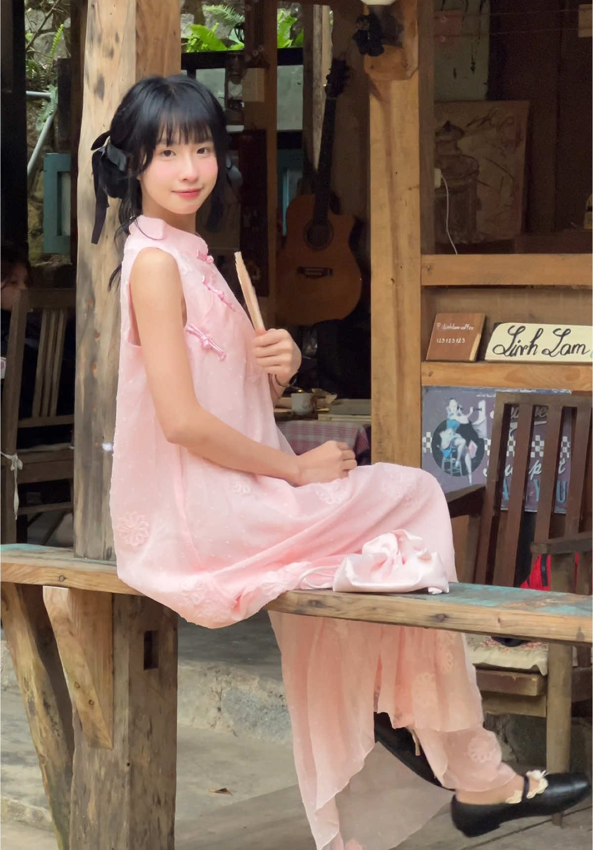 Má em ửng hồng 🥰🧧tại anh đó @Wepretty Clothes #dalat #chuptet #trendtet #tet2025 #aodaitet #điaiemsongao #vairal #weprettyclothes #linhlamcoffee 