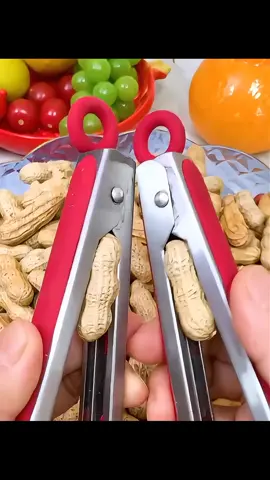 Peanut peeling tools#houseware #householditems #houseoftiktok #foryou #fyp #cleaning #kitchenware #kitchen #tools 