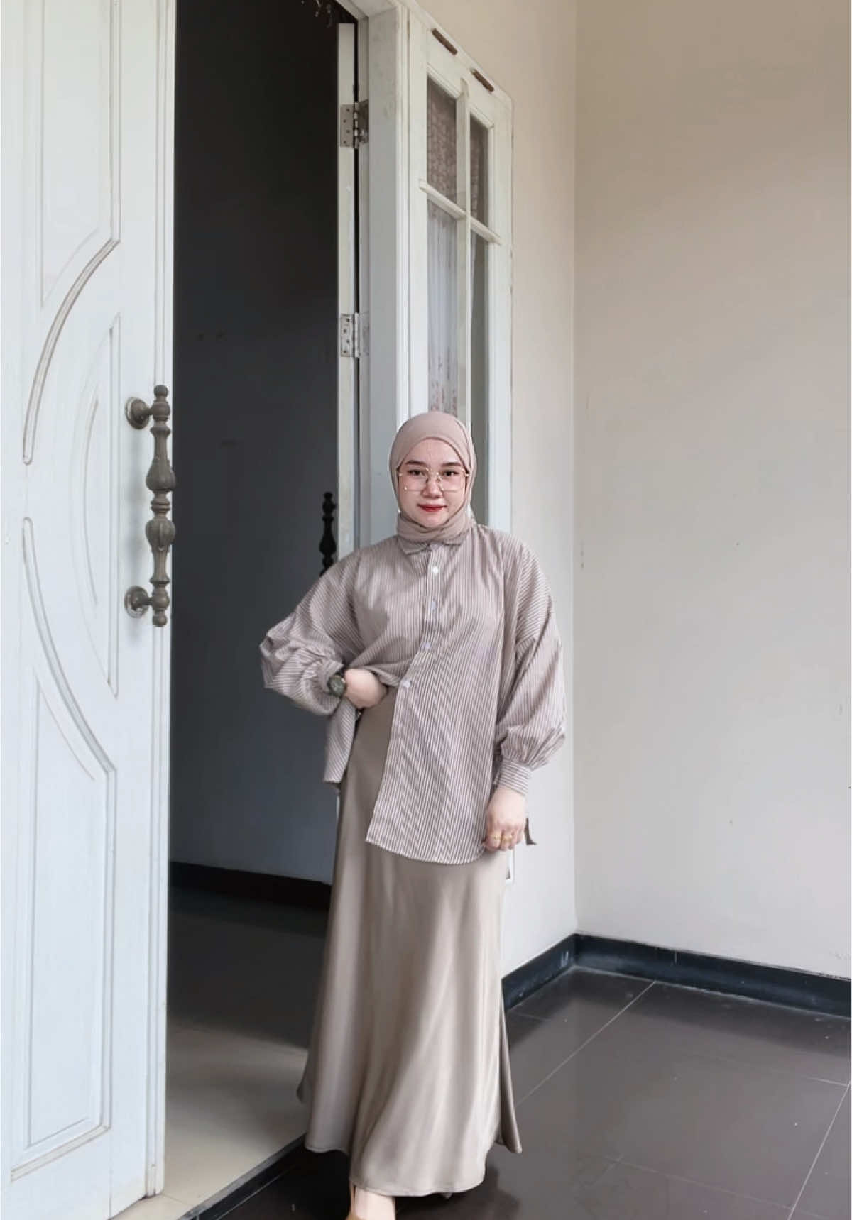🥰.                                                             #kemeja #kemejasalur #kemejaoversize #kemejawanita 